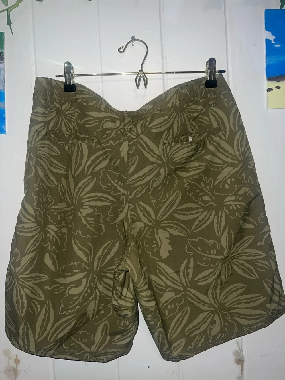 🌹🌺🥀Patagonia Olive Green Floral Board Shorts